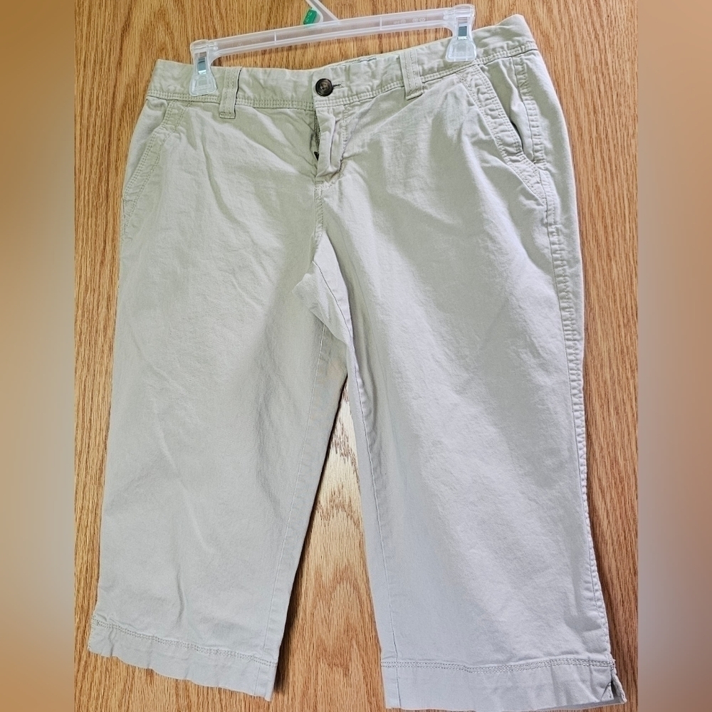 Old Navy Perfect Capris sz 6